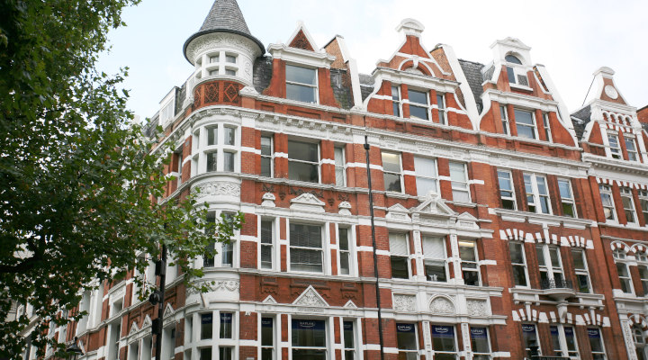 カプラン ロンドン・レスタースクエアはロンドンはイギリスを代表する語学学校です。