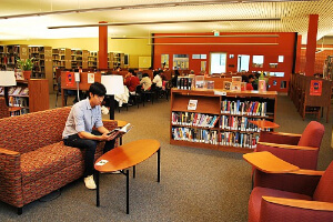 カリフォルニアルーセラン大学の大学図書館内でしっかり勉強できます。