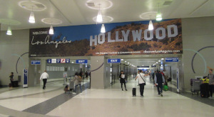 ロサンゼルスへの行き方としてどの便を使うのが良い？