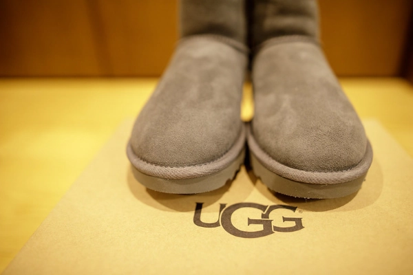 UGG