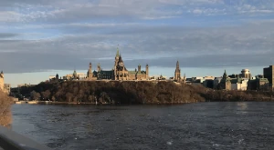 オタワの春夏秋冬の気候の特徴に合わせた服装は何を準備すればいい?