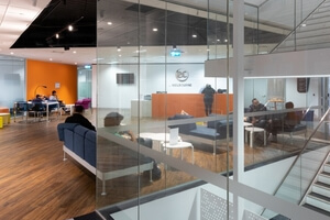 受付前の共有スペース