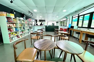 イングリッシュフェラ１のカフェと売店の店内