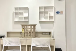 イングリッシュフェラ１学内寮プレミア個室の学習机