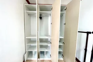 イングリッシュフェラ１学内寮3人部屋のクローゼット