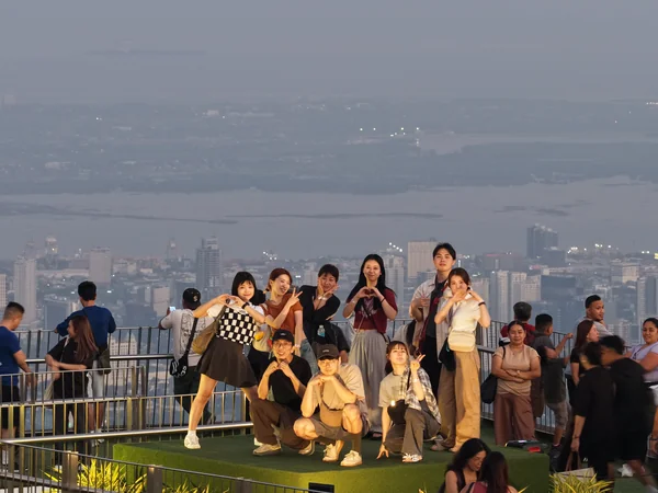 トップス展望台での集合写真