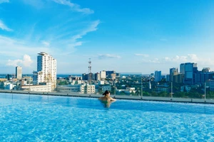 屋上のプール