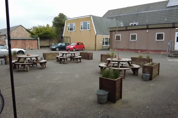 ビートランゲージセンターの屋外テラス