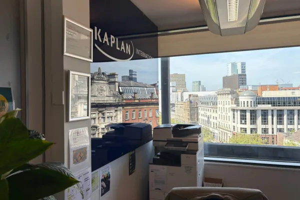 カプラン・マンチェスターの学校校舎