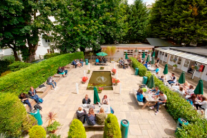 広い中庭ガーデン