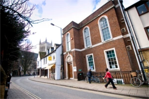 スタッフォードハウス・ケンブリッジ学校の建物