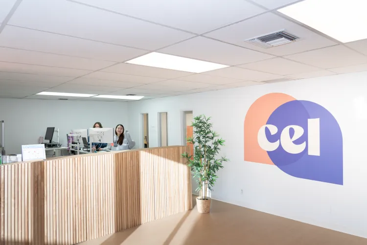 CELサンディエゴ学生ラウンジでも交流しやすい