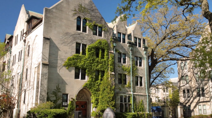 ELSシカゴ（ドミニカン大学）はシカゴはアメリカのシカゴを代表する語学学校です。