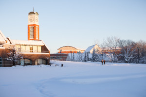 冬の大学キャンパス