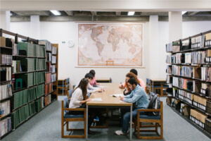 カレッジの図書館