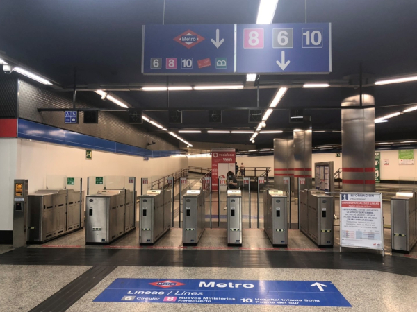 マドリード地下鉄の改札