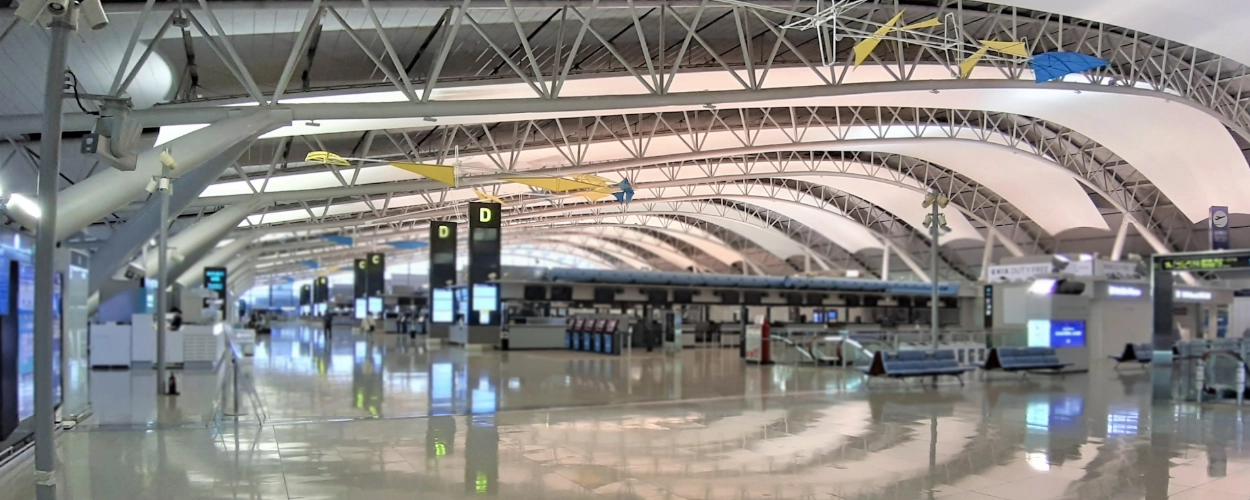 関西空港からパリへ