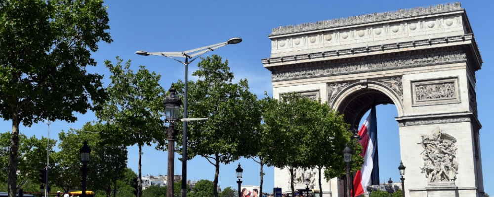 パリの名所凱旋門