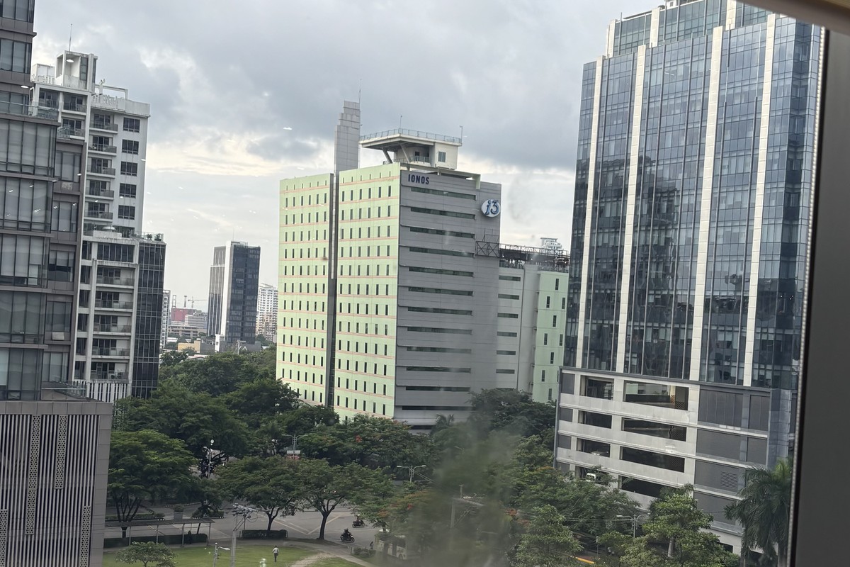 QQ English ITパーク校周辺のビルと街並み