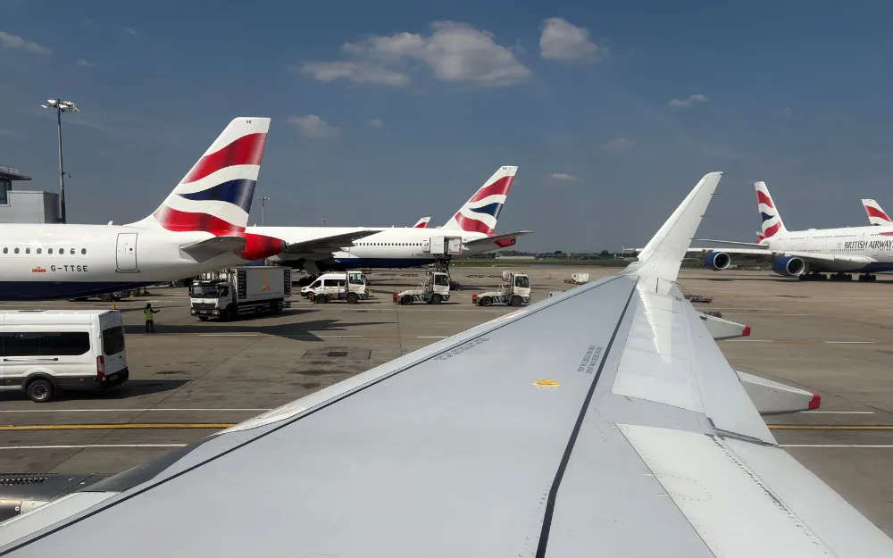 ヒースロー空港にて