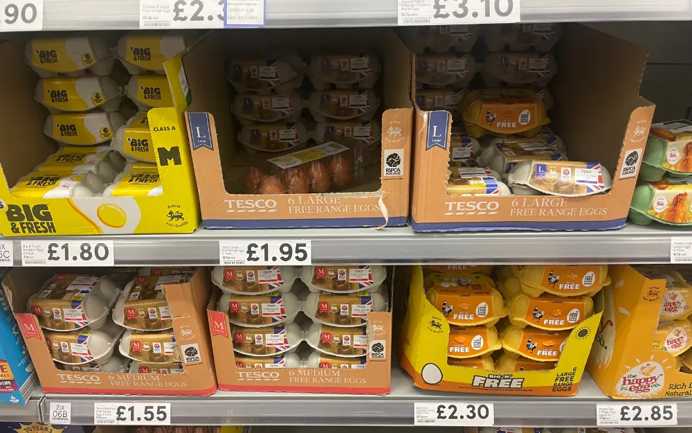 イギリスのスーパーに並ぶ食品