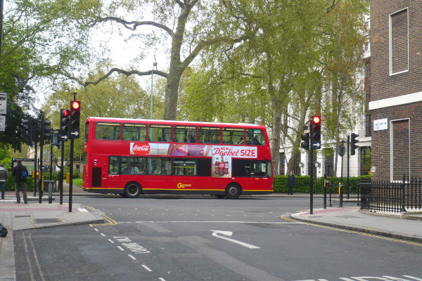 ロンドンの通学でも使うようになるバス