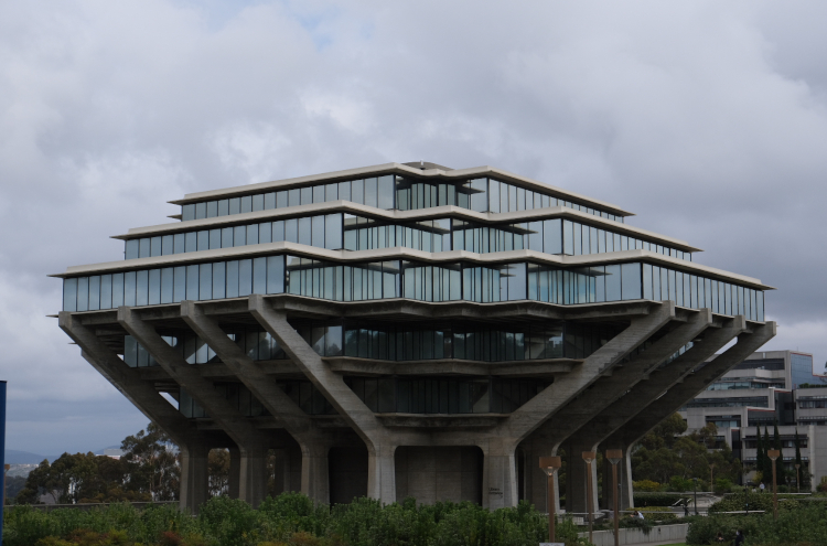 UCSDガイゼル図書館